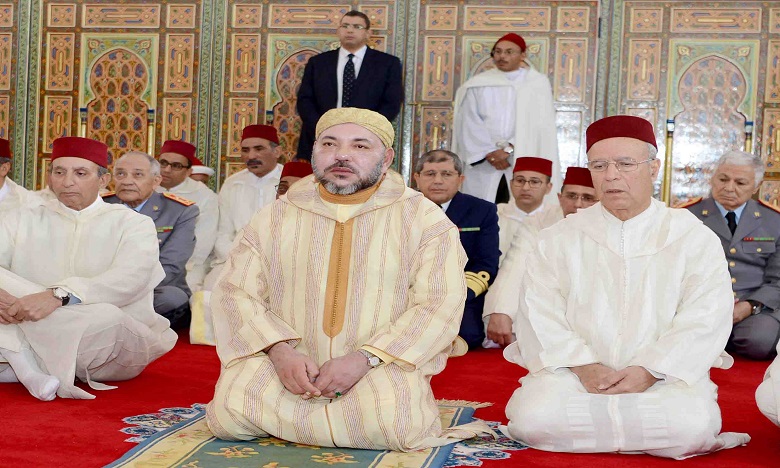 S.M. le Roi, Amir Al-Mouminine, accomplit la prière du vendredi à la «Mosquée S.A.R. la Princesse Lalla Salma» à Fès